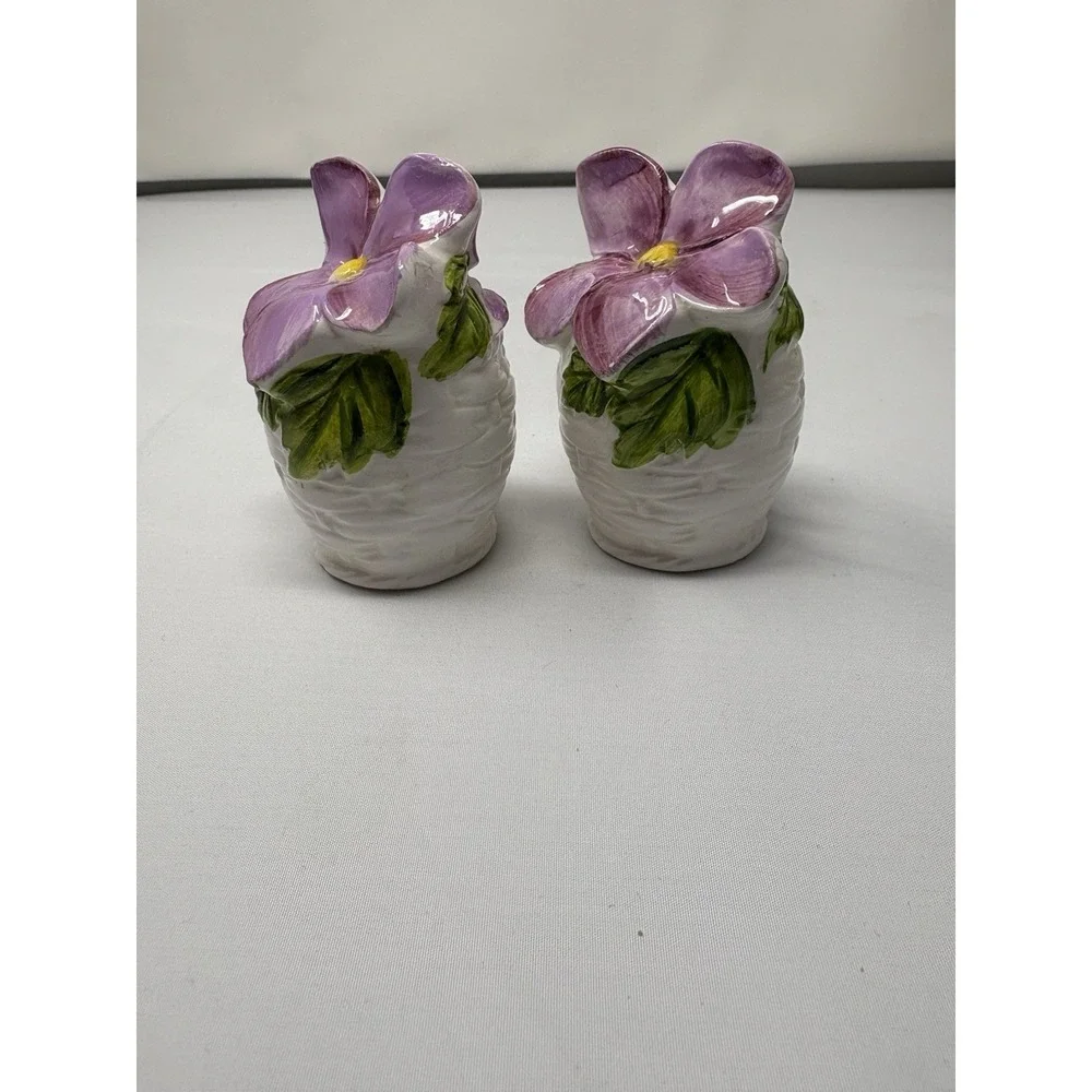 Vintage Lefton China Salt/Pepper Shaker #4474  Purple & Yellow Flower Japan